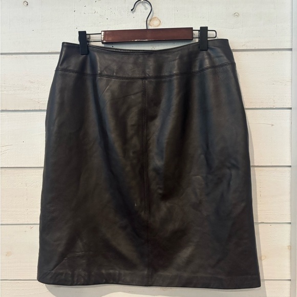 Croft & Barrow Black Leather Skirt. Size 8 - Picture 2 of 12